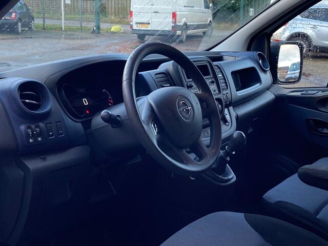 Opel VIVARO dubbele cabine, L2H1, 130pk, airco, cruise, pdc