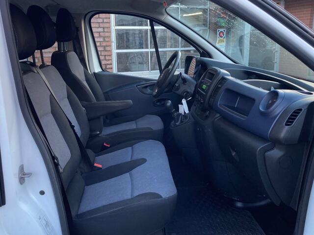 Opel VIVARO dubbele cabine, L2H1, 130pk, airco, cruise, pdc