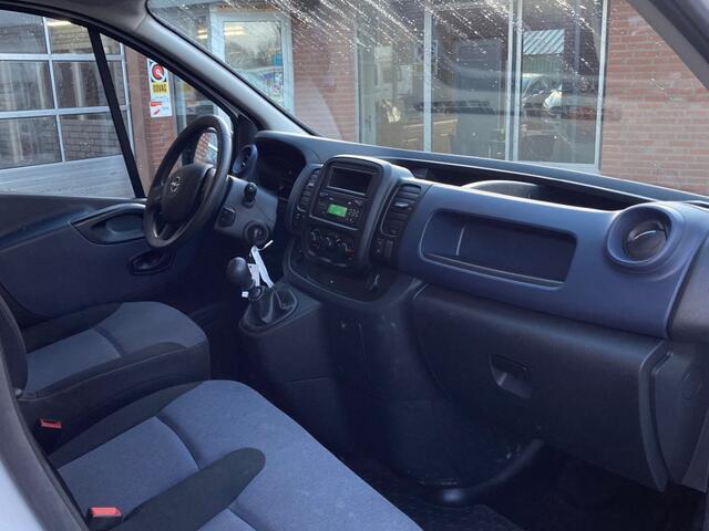 Opel VIVARO dubbele cabine, L2H1, 130pk, airco, cruise, pdc