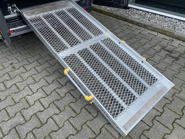 Opel VIVARO 4+1 Rolstoelbus 1.6 CDTI L1H1 Sport EcoFlex (Mooie sportieve rolstoelbus met fijne opties!)