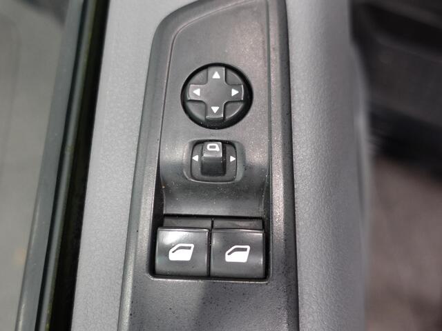 Opel VIVARO 2.0 CDTI Automaat L3H1 Edition 3-zits Airco Navigatie Trekhaak Cruise Carplay Sidebars
