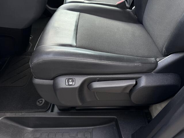 Opel VIVARO 2.0 CDTI L3H1 Innovation 150PK ?Bi-Xenon ?Navigatie ?Camera ?Climate ?Cruise ?Stoelverwarming ?BLIS ?Head-Up ?Parkeersensoren ?Lichtmetaal ?Trekhaak