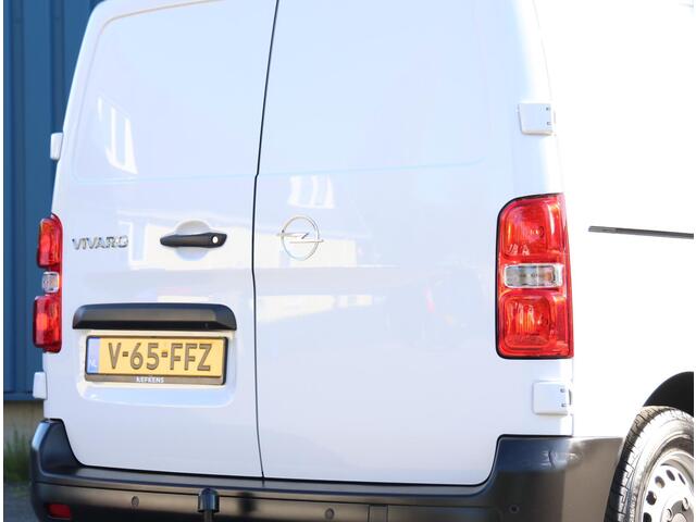 Opel VIVARO 2.0 Diesel 145PK L2 | 3 Zits | Camera | AppleCarPlay/AndroidAuto | CruiseControl | Airco | Trekhaak | Parkeersensoren Achter |