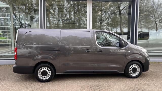 Opel VIVARO Vivaro-e L3 75 kWh 136pk AUTOMAAT | ACTIE OP = OP! | 2-zits | Passagiersstoel voorin | NAVI | Multimedia | Carplay | Parkeersensoren achter | ECall pakket met voorverwarmen | Bestuurdersstoel comfort | Reservewiel | van ¤48.685 voor ¤31.995 | N0006