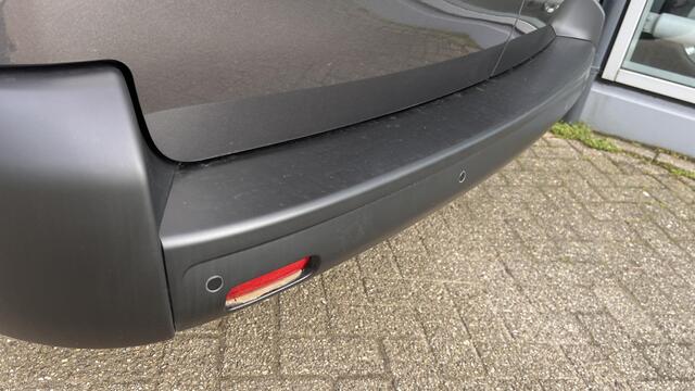 Opel VIVARO Vivaro-e L3 75 kWh 136pk AUTOMAAT | ACTIE OP = OP! | 2-zits | Passagiersstoel voorin | NAVI | Multimedia | Carplay | Parkeersensoren achter | ECall pakket met voorverwarmen | Bestuurdersstoel comfort | Reservewiel | van ¤48.685 voor ¤31.995 | N0006