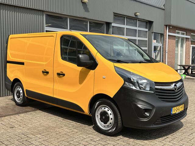 Opel VIVARO 1.6 CDTI L1H1 Airco Cruise control Trekhaak 2000kg trekgewicht Bluetooth telefoon voorbereiding Navigatiesysteem Schuifdeur 3 persoons 1e eigenaar Euro 6