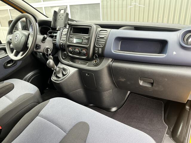 Opel VIVARO 1.6 CDTI L1H1 Airco Cruise control Trekhaak 2000kg trekgewicht Bluetooth telefoon voorbereiding Navigatiesysteem Schuifdeur 3 persoons 1e eigenaar Euro 6