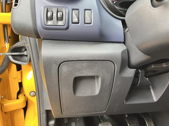 Opel VIVARO 1.6 CDTI L1H1 Airco Cruise control Trekhaak 2000kg trekgewicht Bluetooth telefoon voorbereiding Navigatiesysteem Schuifdeur 3 persoons 1e eigenaar Euro 6
