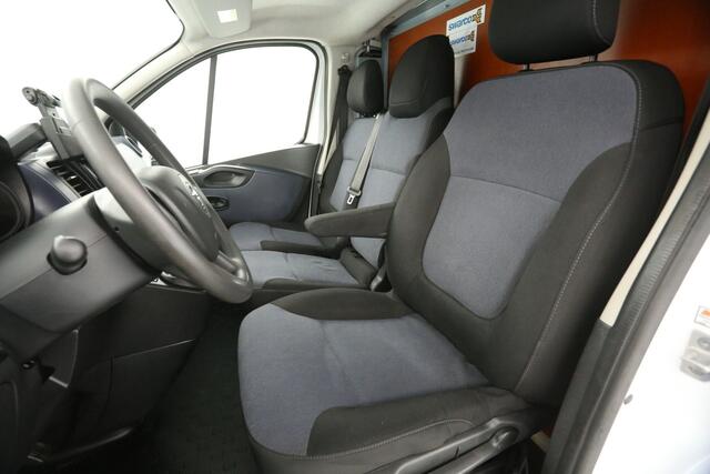 Opel VIVARO 1.6 CDTI L2H1 Airco Cruise Navigatie LED Trekhaak 3 Persoons PDC Elektrpakket