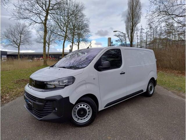 Opel VIVARO Electric L2 75 kWh 136pk | ACTIE! | 8 jaar garantie | Multimedia | Apple Carplay | Android Auto | Achteruitrijcamera | Parkeersensoren voor en achter | Digitale cockpit | Stuurwielbediening | Tussenwand comfort met raam | Bestuurdersstoel comfort | Bank v