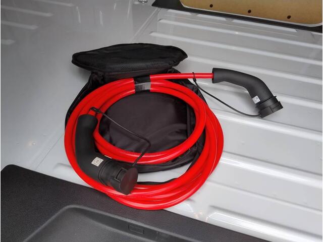 Opel VIVARO Electric L2 75 kWh 136pk | 8 jaar garantie | Multimedia | Apple Carplay | Android Auto | Achteruitrijcamera | Parkeersensoren voor en achter | Digitale cockpit | Stuurwielbediening | Tussenwand comfort met raam | Bestuurdersstoel comfort | Bank voorpassag