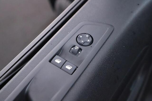 Opel VIVARO 2.0 D. 145 pk L3 Winterpakket/Camera/Trekhaak Opel Vivaro 2.0 Diesel 145 L2