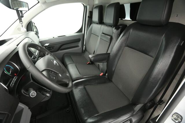 Opel VIVARO Vivaro-e L2H1 75 kWh | SOH 90% | Snelladen | Airco | Cruise | 3-Zits | Carplay | Navi | Parkeersens.