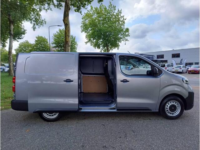 Opel VIVARO Electric L3 75 kWh 136pk | 8 jaar garantie | 0% financial lease | Multimedia | Apple Carplay | Android Auto | Achteruitrijcamera | Parkeersensoren achter | Ditale cockpit | Stuurwielbediening | Bestuurdersstoel comfort | Bank voorpassagiers | Tussenwand c