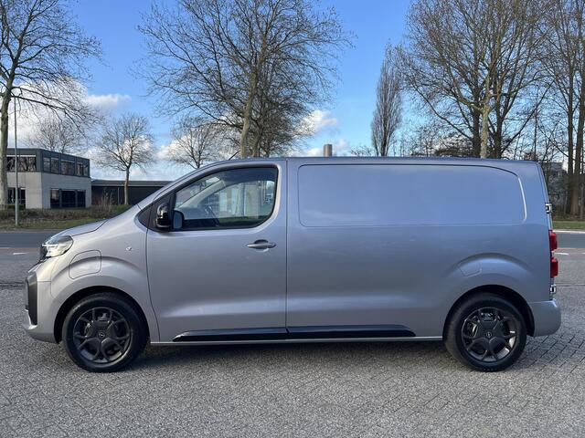 Opel VIVARO Electric L2 75 kWh 136pk | 8 jaar garantie | 0% financial lease | Full ECO LED koplampen | Exterieur Pakket | Apple Carplay | Android Auto | Achteruitrijcamera | Parkeersensoren achter | Climate Control | Pack ergonomie met passagiersstoel | van voor Key