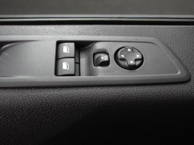 Opel VIVARO 1.5 Diesel 120 S&S L3 Apple Carplay / Android Auto Parkeersensoren V+A Trekhaak Camera Navigatie Cruise Control LED koplampen houten afwerking laadruimte