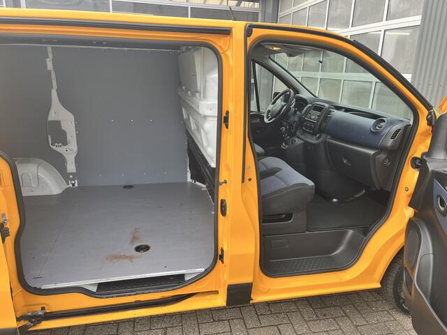 Opel VIVARO 1.6 CDTI L1H1 Airco Cruise control Trekhaak 200kg trekgewicht betimmering laadruimte Telefoonverbinding Schuifdeur 3-Persoons Euro 6 Bpm vrij voor particulier gebruik!!