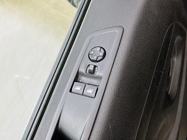 Opel VIVARO 2.0 Diesel 180pk L3 Automaat Dubbele Cabine 2 schuifdeuren Android Auto/Apple CarPlay Navigatie Keyless Entry&Start Climate Control Camera Cruise Control Houten afwerking laadruimte Trekhaak lichtmetalen velgen
