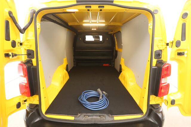 Opel VIVARO Vivaro-e 50 kWh L3H1 | Snelladen | SOH 93% | Airco | Cruise | Camera | Carplay | 3 Zits | Parkeersens.