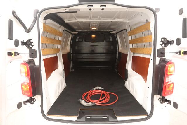 Opel VIVARO Vivaro-e L3H1 Innovation 75 kWh | Snelladen | SOH 89% | Clima | Cruise | Carplay | 3 Zits | 2xSchuifdeur | Parkeersens.
