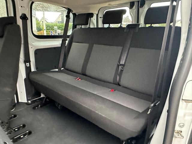 Opel VIVARO Vivaro-e Combi L2H1 50 kWh 136 PK | Nieuw binnen, meer foto's volgen ! | 9-persoons | 9.585 KM! | Privacy glass