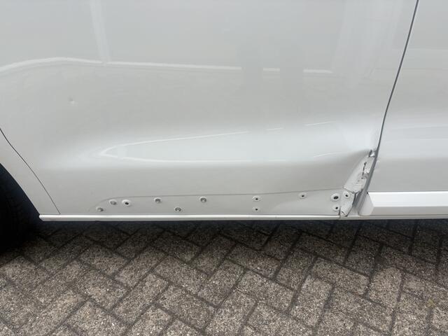 Opel VIVARO 2.0 CDTI L3H1 Innov. HANDEL / EXPORT / LICHTE SCHADE PORTIER