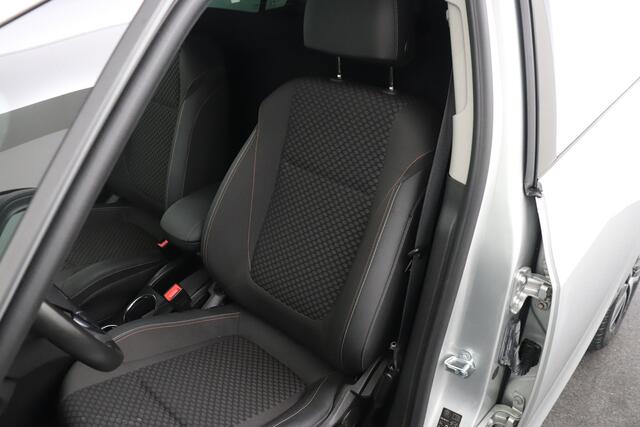 Opel ZAFIRA Tourer 1.6 136 PK Aut. Grijs-Kenteken Trekhaak Camera Carplay