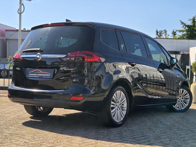 Opel ZAFIRA Tourer 1.4 Cosmo 7-persoons 140pk NAVIGATIE|CAMERA|CRUISE CONTROL|PDC VOOR&ACHTER|AIRCO|GETINT GLAS|BLUE TOOTH|17 INCH Maandag tot Vrijdag geopend van 09.00 tot 20.00 uur en Zaterdag van 09.00 tot 18.00 uur
