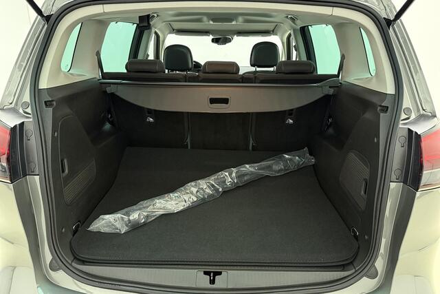 Opel ZAFIRA 1.6 Turbo Business Executive 170pk | Automaat | 5 Persoons | Trekhaak | 1.650kg Trekgewicht | Climate Control | AGR Comfortstoelen | Navigatie | Parkeersensoren | 1e eigenaar | Weinig Kilometers
