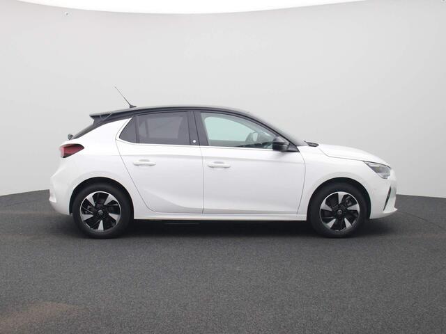 Opel e-Corsa Elegance 50 kWh | Navigatie | Climate Control | Cruise Control | Parkeersensoren | Lichtmetalen Velgen | Camera | LED Lampen |