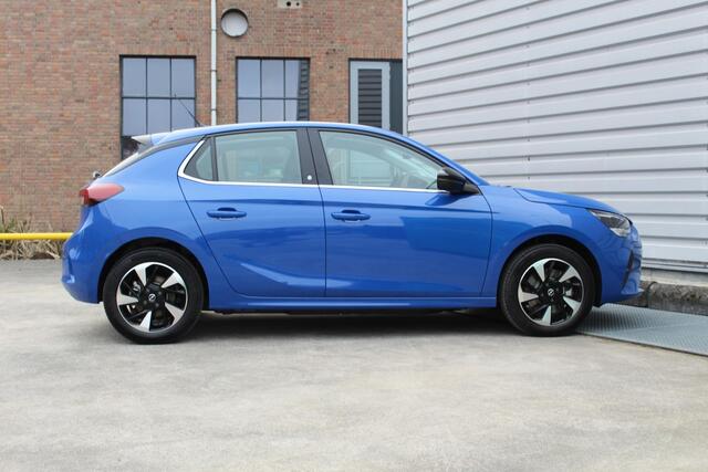 Opel e-Corsa 50kWh Level 3 11kW 3 fase | Navi Pro 10" scherm | Premium pakket | Winterpakket | Achteruitrijcamera | Bluetooth