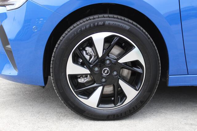 Opel e-Corsa 50kWh Level 3 11kW 3 fase | Navi Pro 10" scherm | Premium pakket | Winterpakket | Achteruitrijcamera | Bluetooth