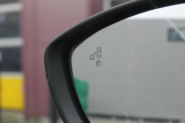 Opel e-Corsa 50kWh Level 3 11kW 3 fase | Navi Pro 10" scherm | Premium pakket | Winterpakket | Achteruitrijcamera | Bluetooth