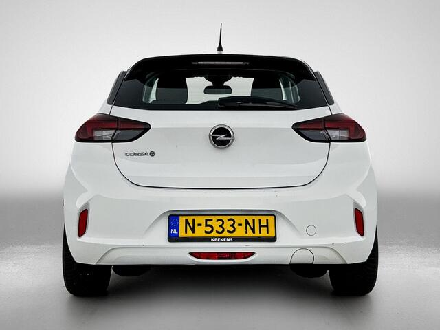 Opel e-Corsa EV Edition 50kWh 136PK | ACCURAPPORT 92,8% | Navigatie via Apple Carplay/Android Auto | Climate Control | Cruise Control | DAB Ontvanger | Bluetooth | Keyless Start | Buitenspiegels Elektrisch Verstel -en Verwarmbaar | Centrale Deurvergrendeling met Afsta