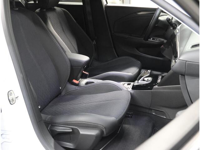 Opel e-Corsa Elegance 50kWh 136PK | AppleCarplay/AndroidAuto | 3 FASE | Camera | 17"LMV | Adaptive Cruise Control | Climate Control | Keyless | AUTOMAAT | Two-Tone | LED | Parkeersensoren | Isofix | Privacy Glass |