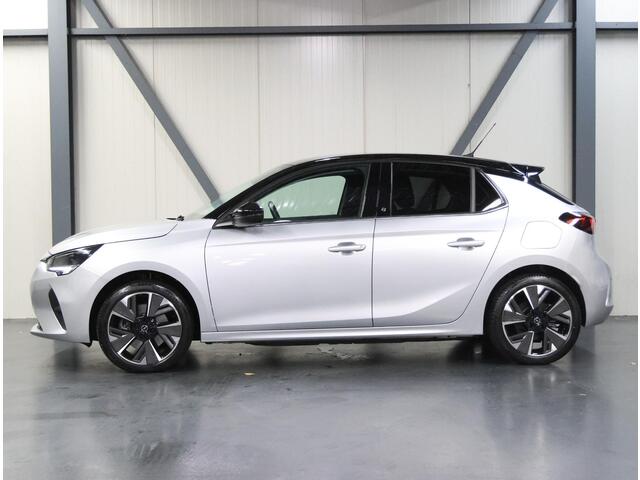 Opel e-Corsa Level 3 50kWh 136PK | 1ste eigenaar | 97%ACCURAPPORT | 3 FASE | Winterpakket | 17"LMV | Parkeersensoren | Navigatie | AUTOMAAT | LM velgen | Keyless | Two-Tone | LED | Parkeersensoren | Privacy Glass | Isofix |