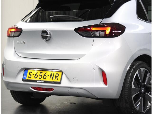 Opel e-Corsa Level 3 50kWh 136PK | 1ste eigenaar | 97%ACCURAPPORT | 3 FASE | Winterpakket | 17"LMV | Parkeersensoren | Navigatie | AUTOMAAT | LM velgen | Keyless | Two-Tone | LED | Parkeersensoren | Privacy Glass | Isofix |