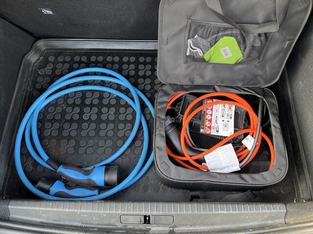 Opel e-Corsa Electric Elegance 50 kWh 3 FASE | VAN: 19.900,- VOOR: 17.777,- UW EINDEJAARSVOORDEEL: 2.023,- EURO | STOELVERWARMING | WARMTEPOMP | DEALER ONDERHOUDEN | RIJKLAARPRIJS