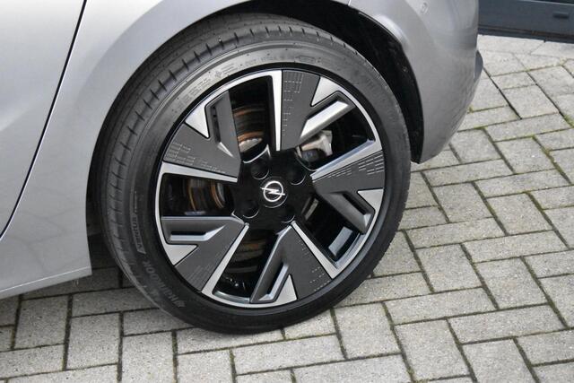 Opel e-Corsa Elegance 50 kWh | Camera / Navi / Apple Carplay & Android auto.
