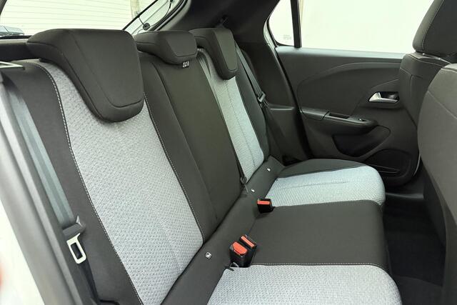 Opel e-Corsa Electric Long Range Business Edition 51 kWh | Parkeersensoren voor en achter | Navigatie via carplay | Camera | NIEUW OP VOORRAAD