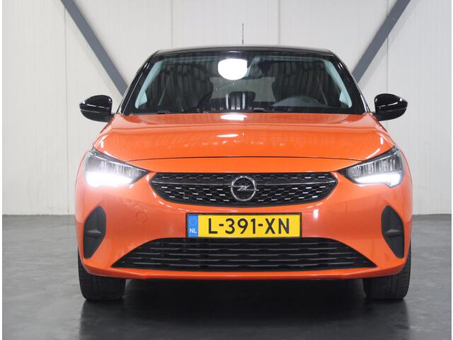 Opel e-Corsa Elegance 50kWh 136PK | 1ste eigenaar | ACCURAPPORT 93% | Winterpakket | Parkeersensoren | 17"LMV | Navigatie | AUTOMAAT | Warmtepomp | AppleCarplay/AndroidAuto | Stoel&Stuur Verwarming | Climate Control | Cruise Control | 10"scherm | Navigatie | LM velgen