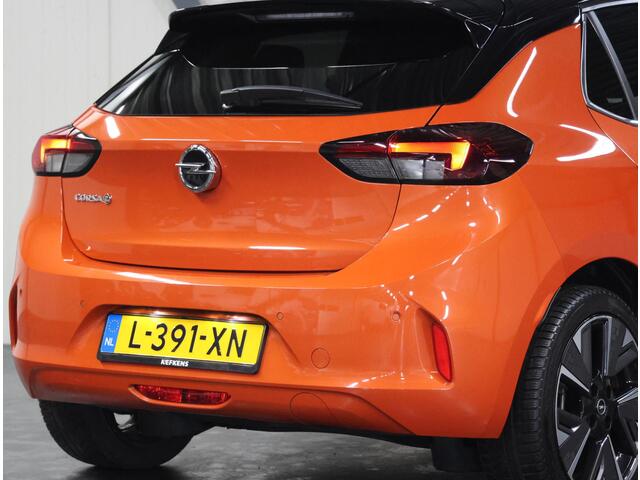 Opel e-Corsa Elegance 50kWh 136PK | 1ste eigenaar | ACCURAPPORT 93% | Winterpakket | Parkeersensoren | 17"LMV | Navigatie | AUTOMAAT | Warmtepomp | AppleCarplay/AndroidAuto | Stoel&Stuur Verwarming | Climate Control | Cruise Control | 10"scherm | Navigatie | LM velgen