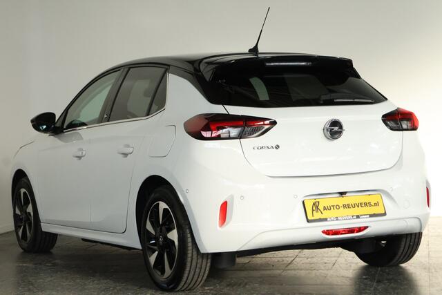 Opel e-Corsa Elegance 50 kWh / LED / CarPlay / Clima / Camera