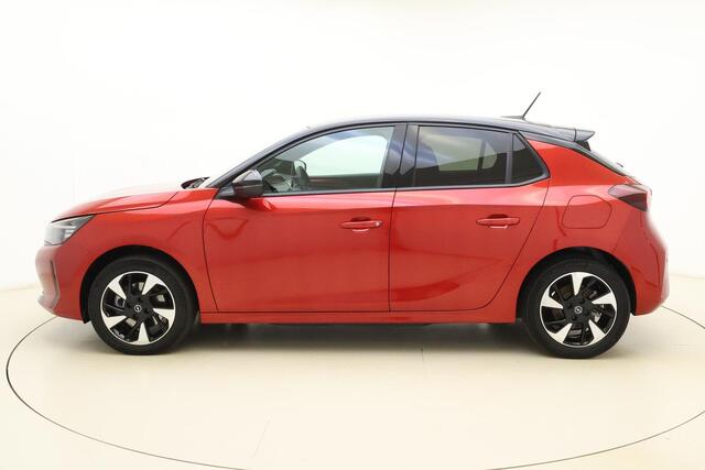 Opel e-Corsa Electric Long Range Yes 51 kWh | Navigatie via Carplay | Zwart dak | Stoel & Stuurverwarming | Climate control | Lichtmetalen velgen