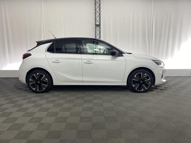 Opel e-Corsa Ultimate 3 fase 50 kWh | CarPlay | Pano dak | Stoel Massage | Sport Stoelen | Navi | DAB |