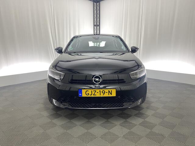 Opel e-Corsa Electric 50 kWh | Apple carplay | Navigatie | Camera | Dodehoek | Cruise | LED | Rijstrooksensor |