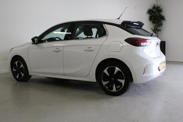Opel e-Corsa Elegance 50 kWh | NAVIGATIE | STOEL+STUUR/VERW | CARPLAY | DAB-RADIO | KEYLESS | LMV | PDC |