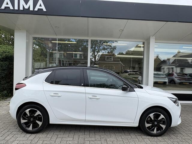 Opel e-Corsa Elegance 50 kWh | Winterpakket | Panoramadak | Lederen bekleding | Navigatie | 100kW snelladen | Cruise Control | Two Tone