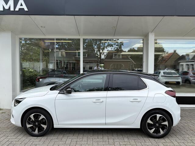 Opel e-Corsa Elegance 50 kWh | Winterpakket | Panoramadak | Lederen bekleding | Navigatie | 100kW snelladen | Cruise Control | Two Tone