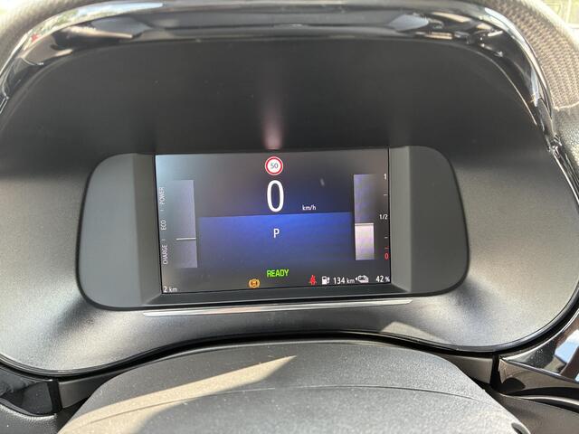Opel e-Corsa Electric Long Range Edition 51 kWh | DEMO| Climate control | Camera | Parkpilot | LED Verlichting | Electrisch Pakket | Navigatie via Apple carplay/ Android auto